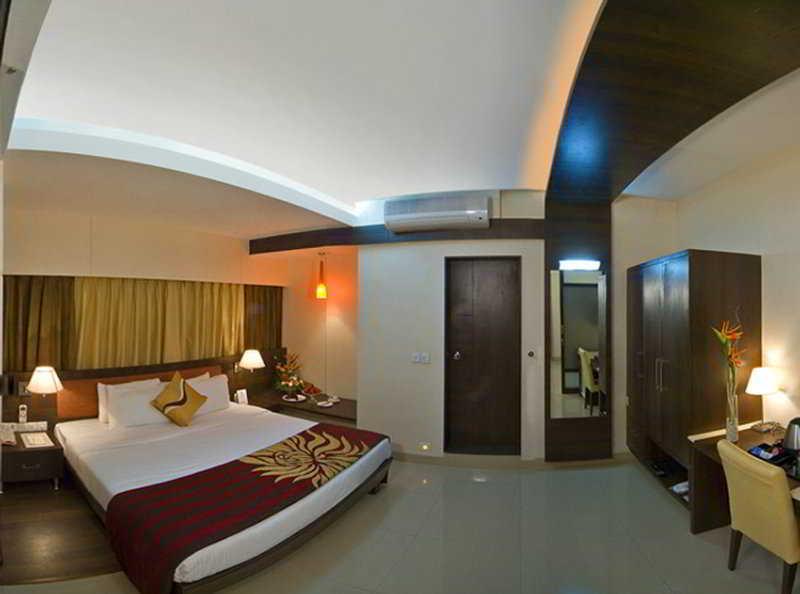 Kapila Business Hotel Pune Dış mekan fotoğraf