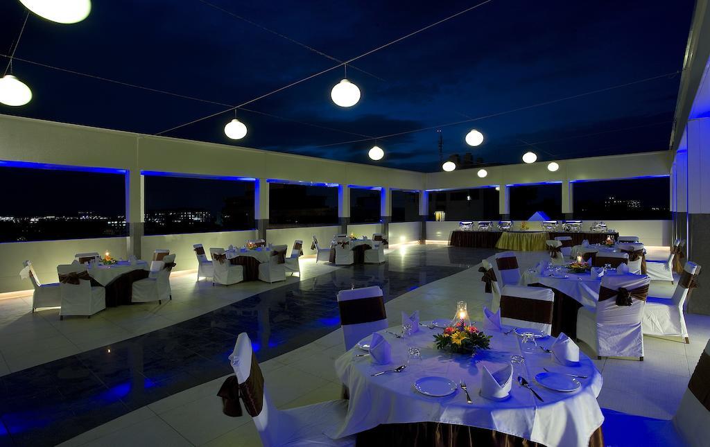 Kapila Business Hotel Pune Dış mekan fotoğraf