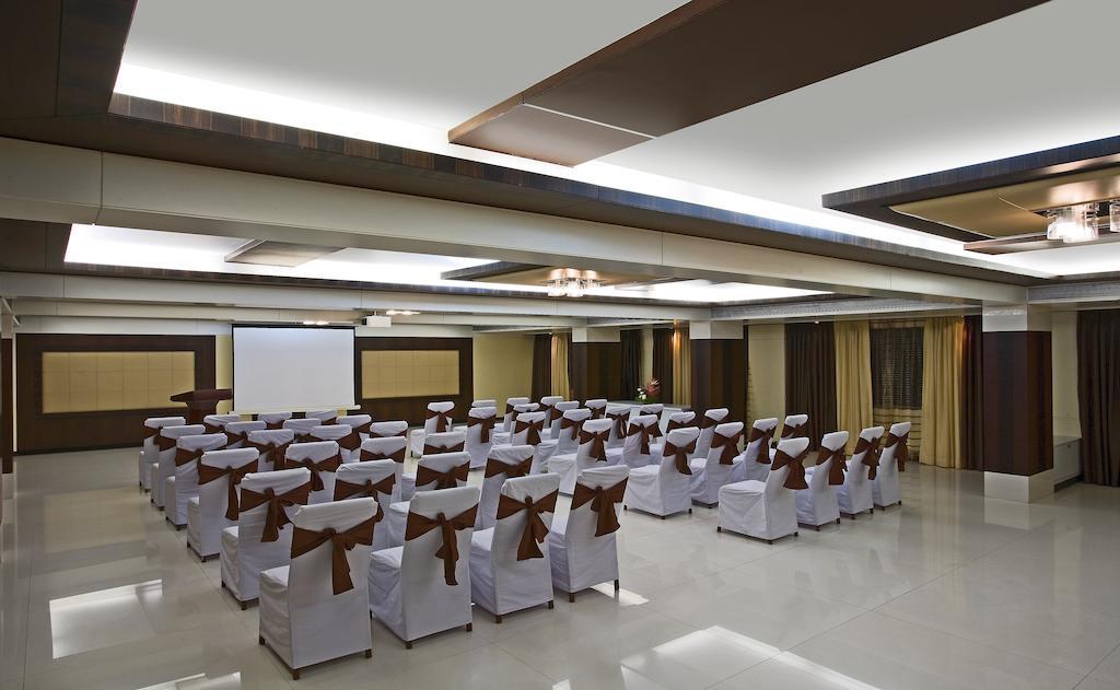 Kapila Business Hotel Pune Dış mekan fotoğraf