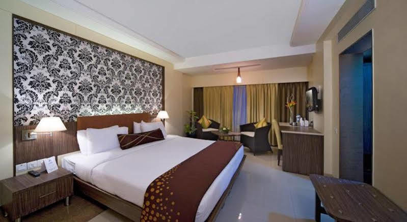 Kapila Business Hotel Pune Dış mekan fotoğraf